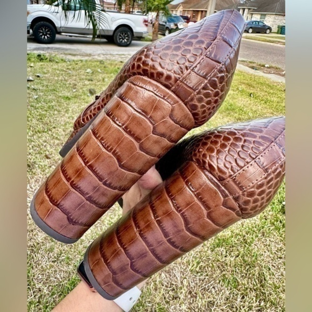 Gianni Bini Eveonne Platform Loafers - Picture 6 of 16